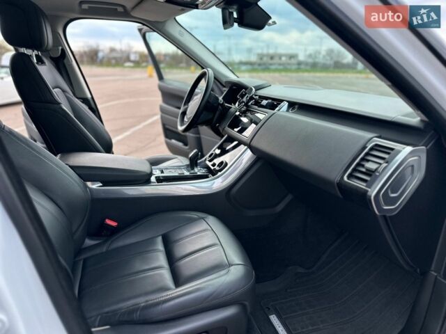 Білий Ленд Ровер Range Rover Sport, об'ємом двигуна 3 л та пробігом 159 тис. км за 42000 $, фото 48 на Automoto.ua