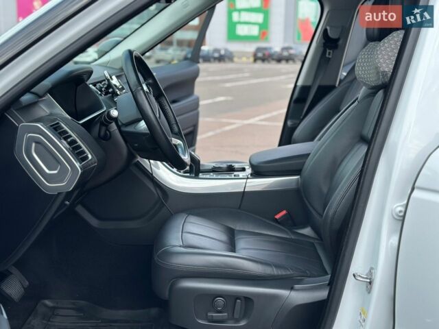 Білий Ленд Ровер Range Rover Sport, об'ємом двигуна 3 л та пробігом 159 тис. км за 42000 $, фото 31 на Automoto.ua