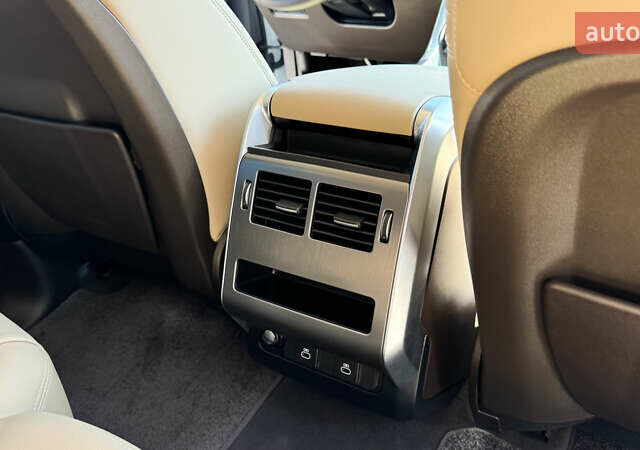 Білий Ленд Ровер Range Rover Sport, об'ємом двигуна 3 л та пробігом 39 тис. км за 75000 $, фото 42 на Automoto.ua