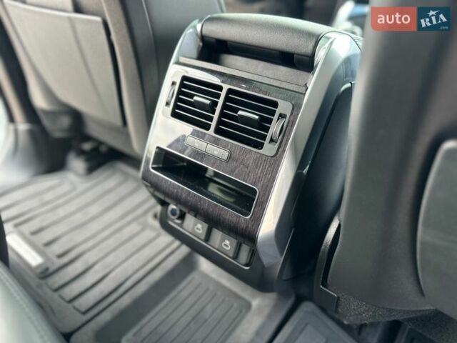 Білий Ленд Ровер Range Rover Sport, об'ємом двигуна 3 л та пробігом 159 тис. км за 45000 $, фото 45 на Automoto.ua