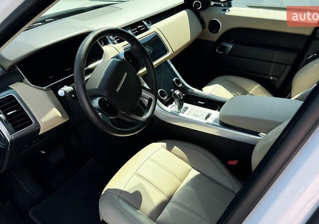 Білий Ленд Ровер Range Rover Sport, об'ємом двигуна 3 л та пробігом 39 тис. км за 75000 $, фото 65 на Automoto.ua