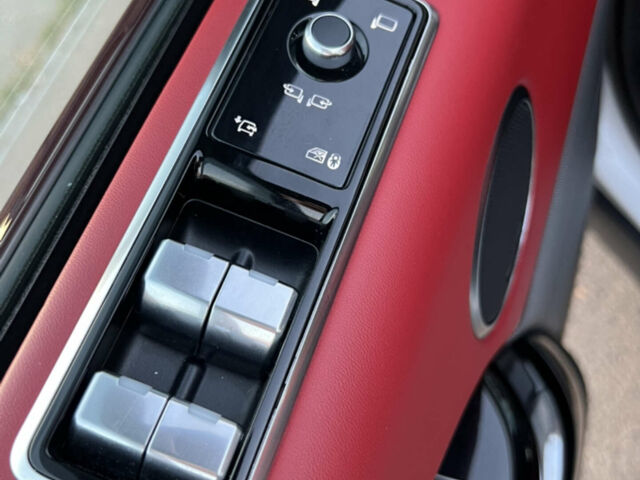 Білий Ленд Ровер Range Rover Sport, об'ємом двигуна 3 л та пробігом 40 тис. км за 72999 $, фото 16 на Automoto.ua