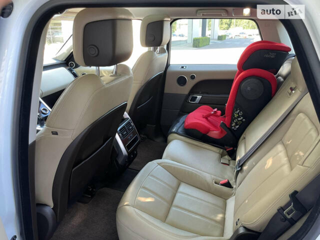 Білий Ленд Ровер Range Rover Sport, об'ємом двигуна 2.99 л та пробігом 36 тис. км за 75000 $, фото 15 на Automoto.ua