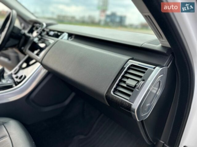 Білий Ленд Ровер Range Rover Sport, об'ємом двигуна 3 л та пробігом 159 тис. км за 42000 $, фото 49 на Automoto.ua