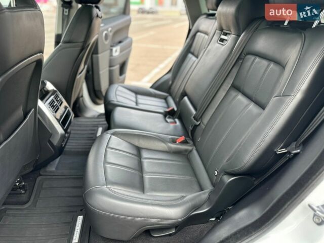Білий Ленд Ровер Range Rover Sport, об'ємом двигуна 3 л та пробігом 159 тис. км за 42000 $, фото 40 на Automoto.ua