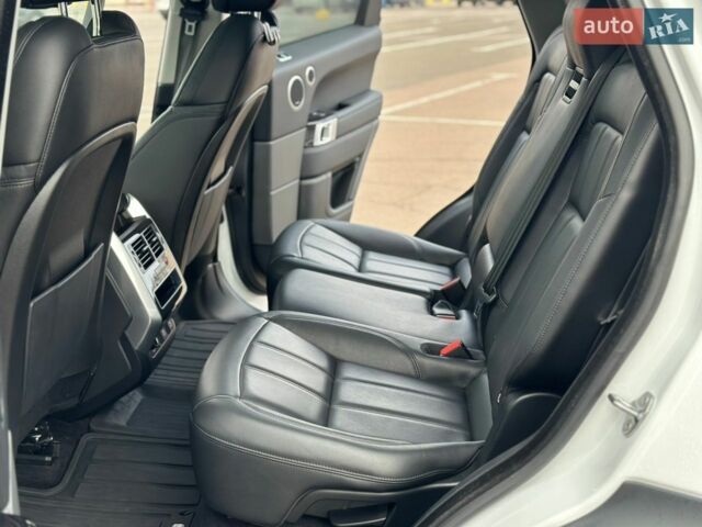 Білий Ленд Ровер Range Rover Sport, об'ємом двигуна 3 л та пробігом 159 тис. км за 42000 $, фото 36 на Automoto.ua