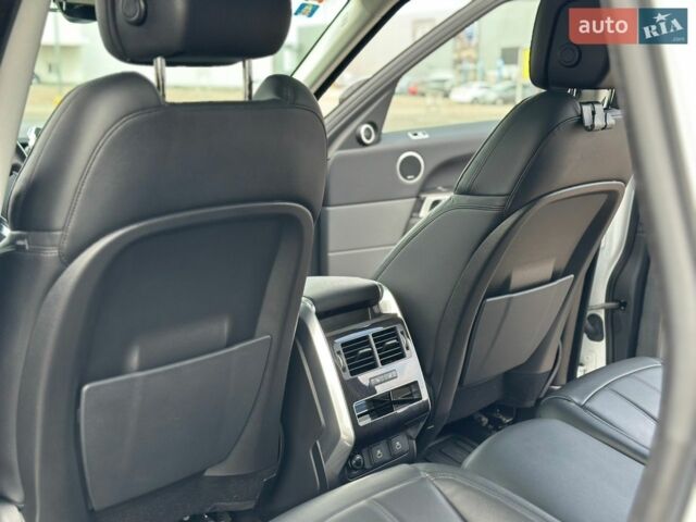 Білий Ленд Ровер Range Rover Sport, об'ємом двигуна 3 л та пробігом 159 тис. км за 42000 $, фото 38 на Automoto.ua