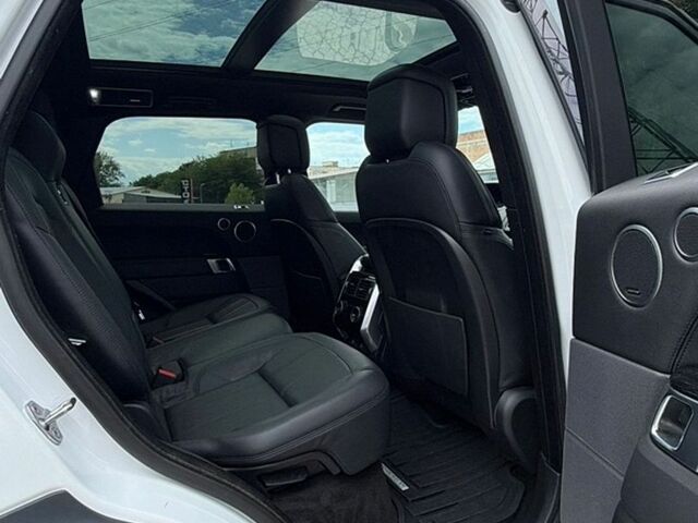 Білий Ленд Ровер Range Rover Sport, об'ємом двигуна 3 л та пробігом 38 тис. км за 55000 $, фото 37 на Automoto.ua