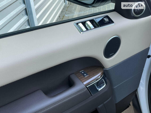 Білий Ленд Ровер Range Rover Sport, об'ємом двигуна 2.99 л та пробігом 36 тис. км за 75000 $, фото 17 на Automoto.ua