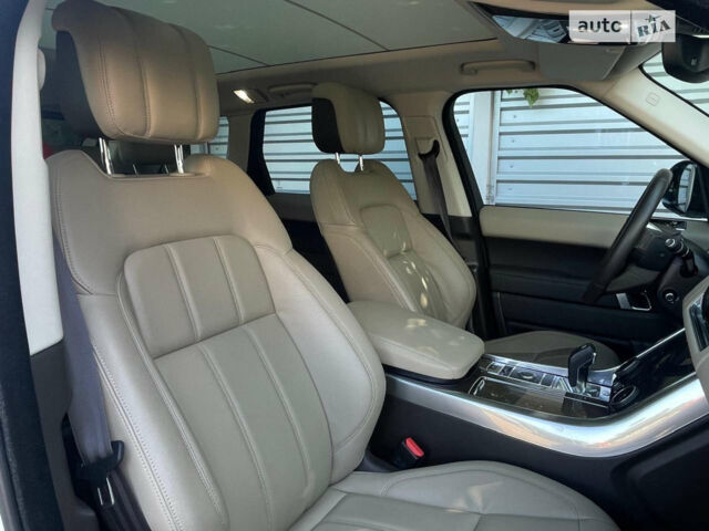 Білий Ленд Ровер Range Rover Sport, об'ємом двигуна 2.99 л та пробігом 36 тис. км за 75000 $, фото 9 на Automoto.ua