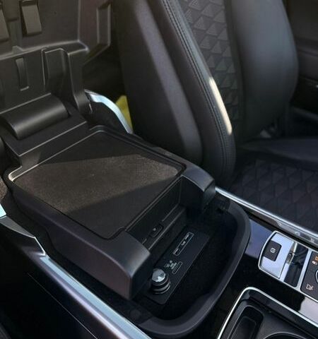 Белый Ленд Ровер Рендж Ровер Спорт, объемом двигателя 5 л и пробегом 33 тыс. км за 92000 $, фото 11 на Automoto.ua