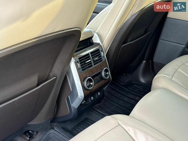 Білий Ленд Ровер Range Rover Sport, об'ємом двигуна 3 л та пробігом 130 тис. км за 60000 $, фото 25 на Automoto.ua