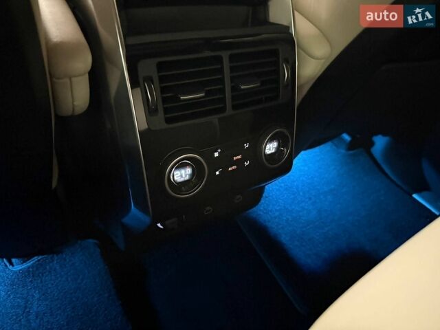 Білий Ленд Ровер Range Rover Sport, об'ємом двигуна 3 л та пробігом 63 тис. км за 53000 $, фото 29 на Automoto.ua