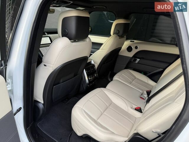Білий Ленд Ровер Range Rover Sport, об'ємом двигуна 3 л та пробігом 63 тис. км за 53000 $, фото 18 на Automoto.ua