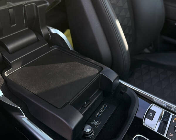 Білий Ленд Ровер Range Rover Sport, об'ємом двигуна 5 л та пробігом 32 тис. км за 94999 $, фото 13 на Automoto.ua