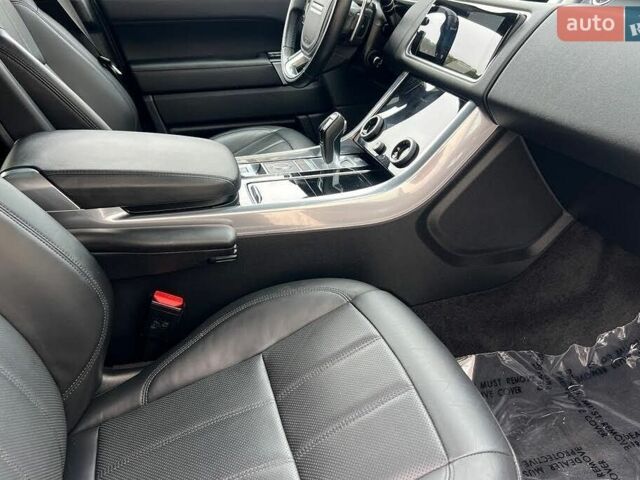 Білий Ленд Ровер Range Rover Sport, об'ємом двигуна 3 л та пробігом 43 тис. км за 16700 $, фото 15 на Automoto.ua
