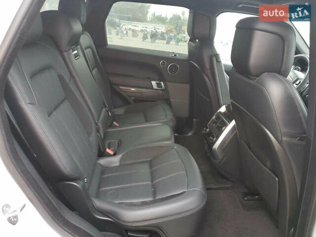 Білий Ленд Ровер Range Rover Sport, об'ємом двигуна 3 л та пробігом 32 тис. км за 25200 $, фото 10 на Automoto.ua