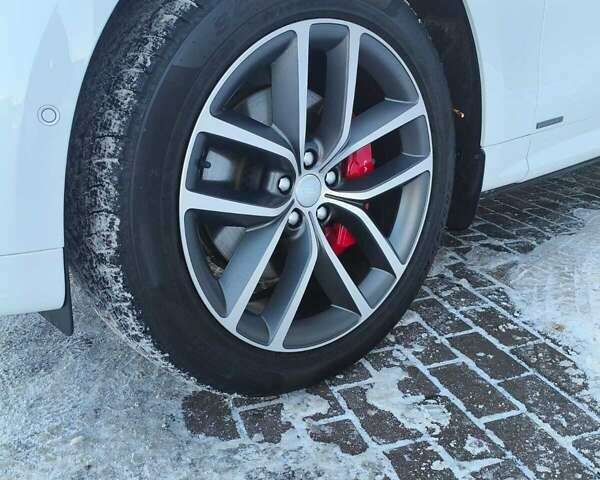 Білий Ленд Ровер Range Rover Sport, об'ємом двигуна 3 л та пробігом 53 тис. км за 125000 $, фото 6 на Automoto.ua