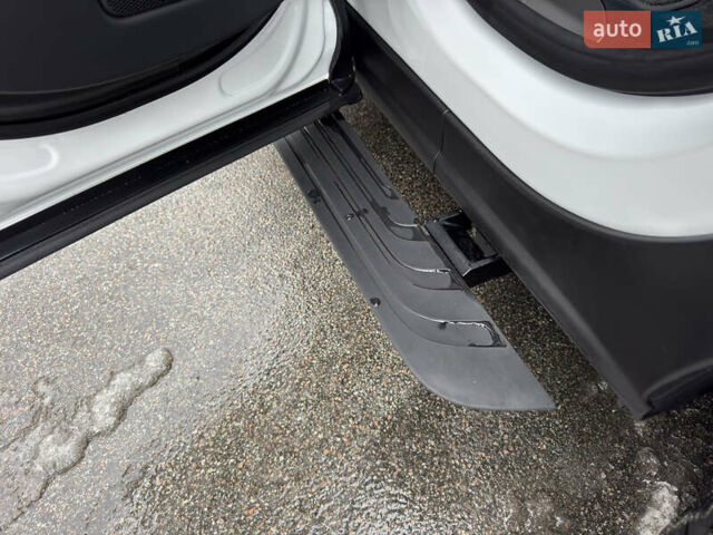 Белый Ленд Ровер Рендж Ровер Спорт, объемом двигателя 3 л и пробегом 36 тыс. км за 126000 $, фото 43 на Automoto.ua