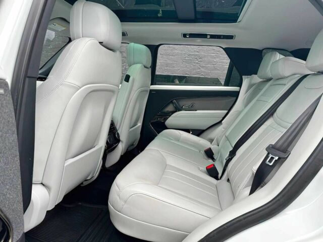 Білий Ленд Ровер Range Rover Sport, об'ємом двигуна 3 л та пробігом 20 тис. км за 28866 $, фото 13 на Automoto.ua