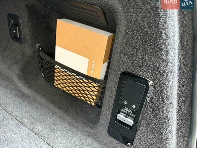 Белый Ленд Ровер Рендж Ровер Спорт, объемом двигателя 3 л и пробегом 37 тыс. км за 129333 $, фото 4 на Automoto.ua