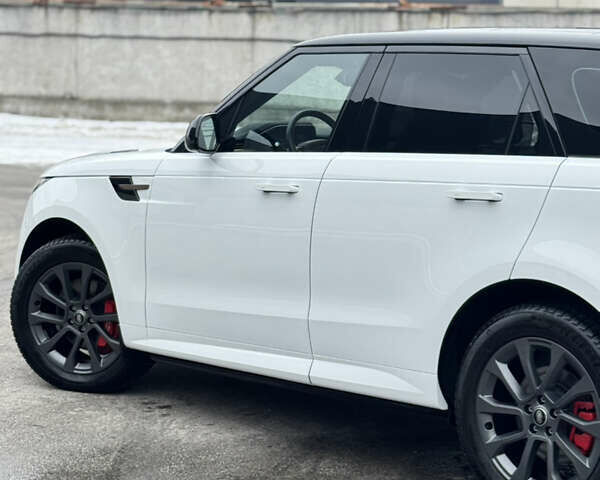 Белый Ленд Ровер Рендж Ровер Спорт, объемом двигателя 3 л и пробегом 36 тыс. км за 126000 $, фото 3 на Automoto.ua