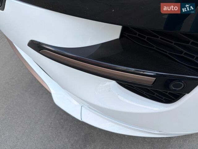 Білий Ленд Ровер Range Rover Sport, об'ємом двигуна 3 л та пробігом 37 тис. км за 129300 $, фото 8 на Automoto.ua