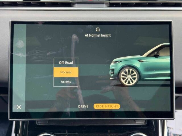 Білий Ленд Ровер Range Rover Sport, об'ємом двигуна 3 л та пробігом 18 тис. км за 56000 $, фото 12 на Automoto.ua