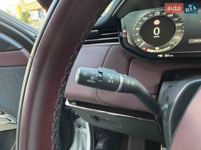 Білий Ленд Ровер Range Rover Sport, об'ємом двигуна 3 л та пробігом 36 тис. км за 123900 $, фото 24 на Automoto.ua