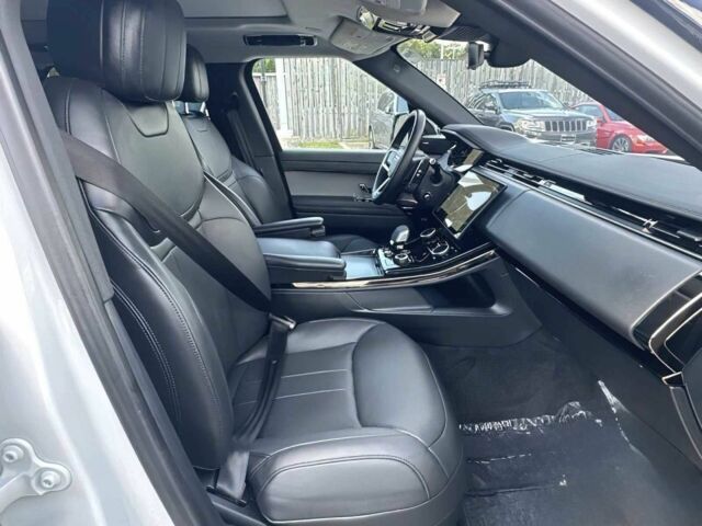 Білий Ленд Ровер Range Rover Sport, об'ємом двигуна 3 л та пробігом 21 тис. км за 54987 $, фото 6 на Automoto.ua