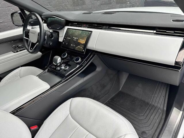 Білий Ленд Ровер Range Rover Sport, об'ємом двигуна 3 л та пробігом 24 тис. км за 30867 $, фото 10 на Automoto.ua