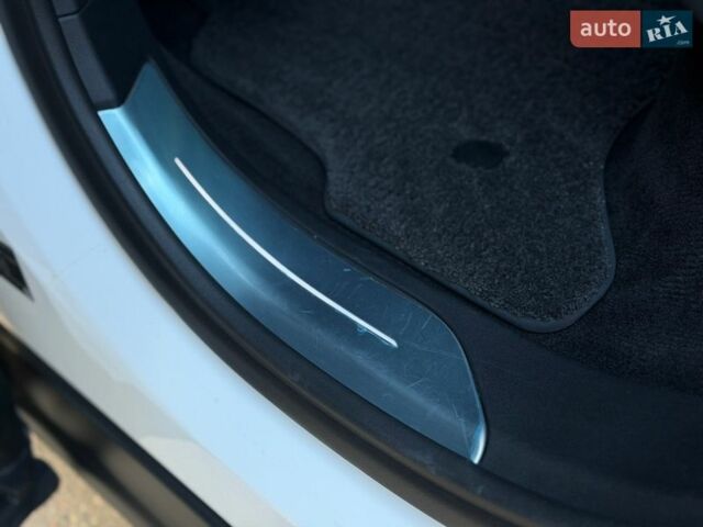 Білий Ленд Ровер Range Rover Sport, об'ємом двигуна 3 л та пробігом 27 тис. км за 143000 $, фото 76 на Automoto.ua