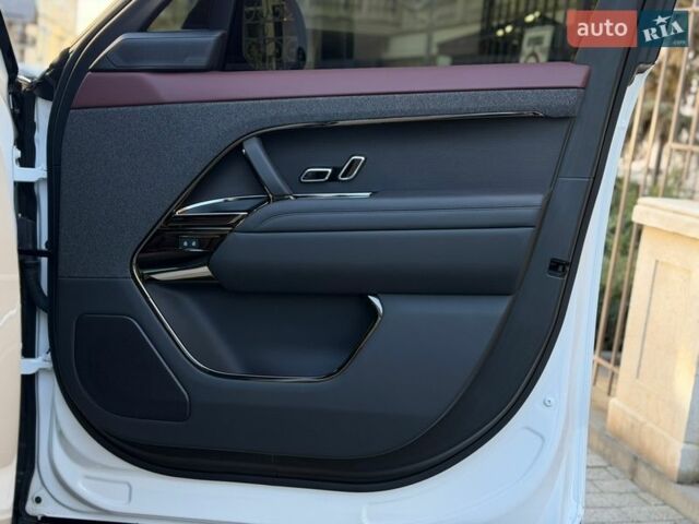 Білий Ленд Ровер Range Rover Sport, об'ємом двигуна 3 л та пробігом 27 тис. км за 143000 $, фото 44 на Automoto.ua