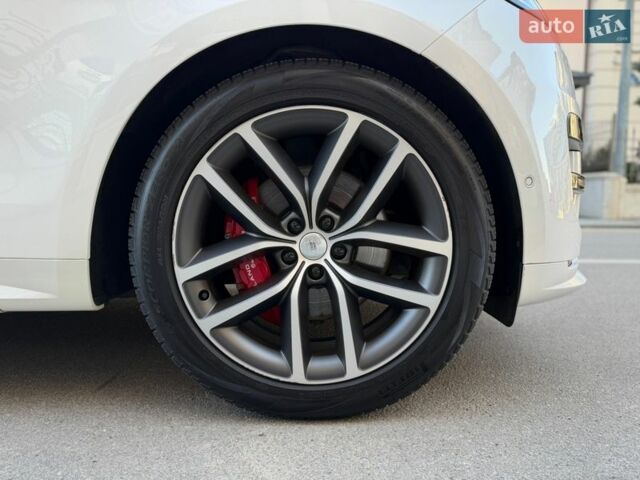 Білий Ленд Ровер Range Rover Sport, об'ємом двигуна 3 л та пробігом 27 тис. км за 143000 $, фото 85 на Automoto.ua