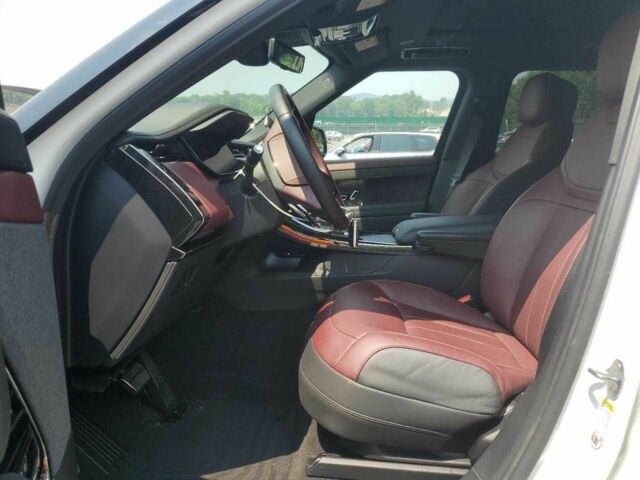 Білий Ленд Ровер Range Rover Sport, об'ємом двигуна 3 л та пробігом 38 тис. км за 52000 $, фото 7 на Automoto.ua
