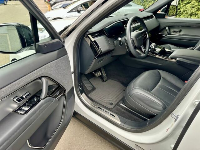 Білий Ленд Ровер Range Rover Sport, об'ємом двигуна 3 л та пробігом 4 тис. км за 135200 $, фото 23 на Automoto.ua