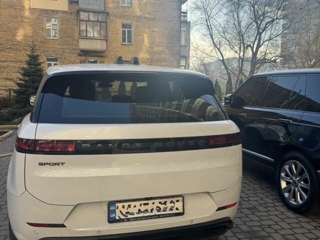 Белый Ленд Ровер Рендж Ровер Спорт, объемом двигателя 3 л и пробегом 27 тыс. км за 125000 $, фото 4 на Automoto.ua