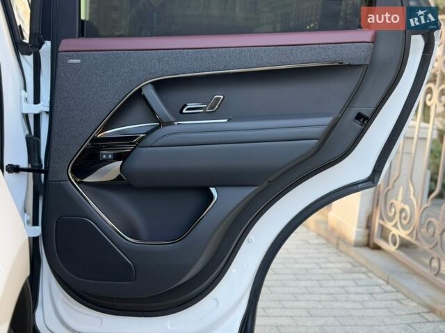 Білий Ленд Ровер Range Rover Sport, об'ємом двигуна 3 л та пробігом 27 тис. км за 143000 $, фото 46 на Automoto.ua