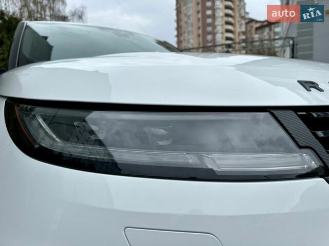Білий Ленд Ровер Range Rover Sport, об'ємом двигуна 3 л та пробігом 4 тис. км за 132777 $, фото 27 на Automoto.ua