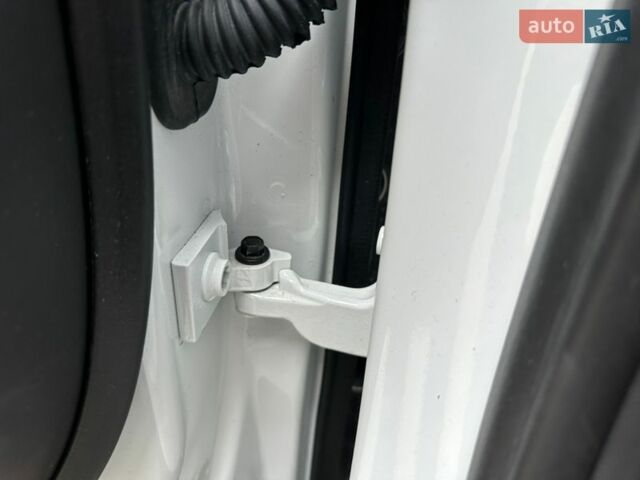 Білий Ленд Ровер Range Rover Sport, об'ємом двигуна 3 л та пробігом 4 тис. км за 132777 $, фото 68 на Automoto.ua