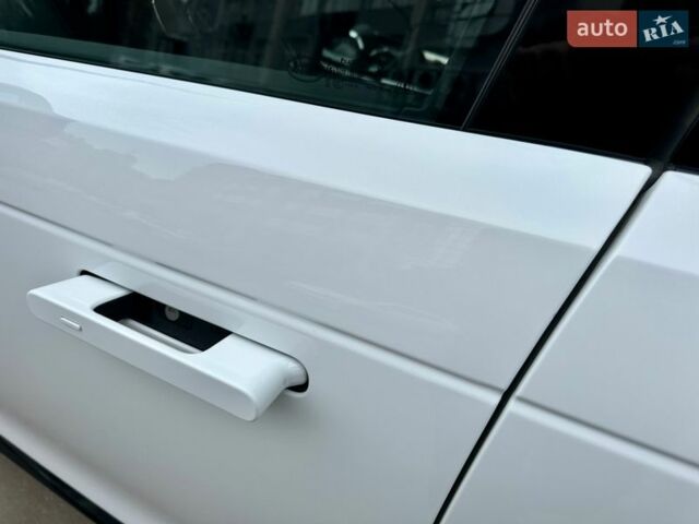 Білий Ленд Ровер Range Rover Sport, об'ємом двигуна 3 л та пробігом 4 тис. км за 132777 $, фото 11 на Automoto.ua