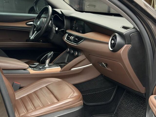 Білий Ленд Ровер Range Rover Sport, об'ємом двигуна 3 л та пробігом 31 тис. км за 105000 $, фото 3 на Automoto.ua