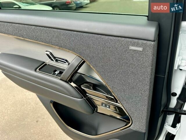 Білий Ленд Ровер Range Rover Sport, об'ємом двигуна 3 л та пробігом 4 тис. км за 132777 $, фото 77 на Automoto.ua