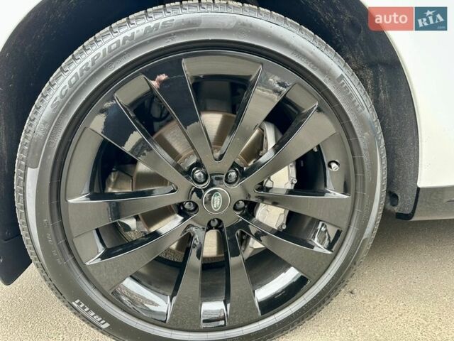 Білий Ленд Ровер Range Rover Sport, об'ємом двигуна 3 л та пробігом 4 тис. км за 132777 $, фото 13 на Automoto.ua