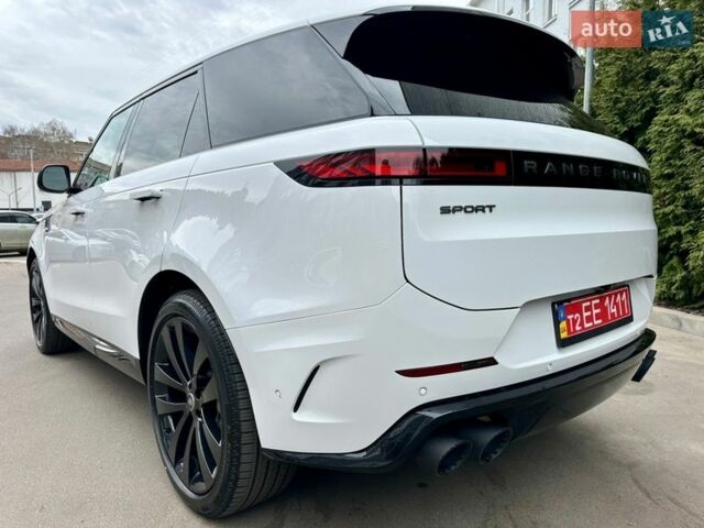 Білий Ленд Ровер Range Rover Sport, об'ємом двигуна 3 л та пробігом 4 тис. км за 132777 $, фото 1 на Automoto.ua