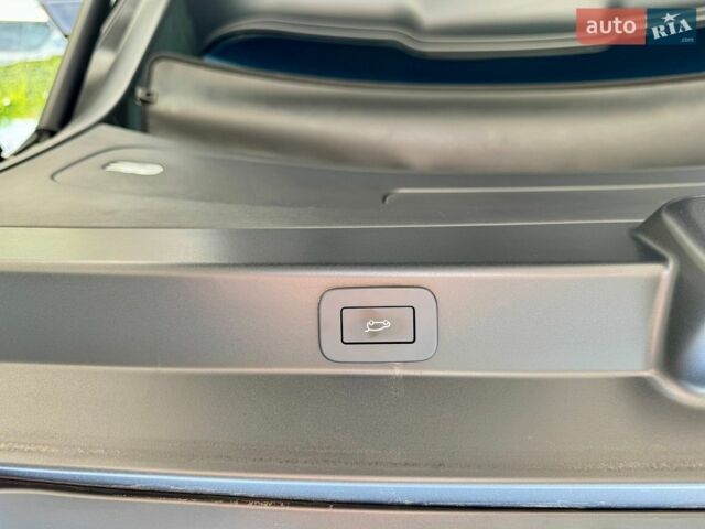 Білий Ленд Ровер Range Rover Sport, об'ємом двигуна 3 л та пробігом 31 тис. км за 127900 $, фото 40 на Automoto.ua