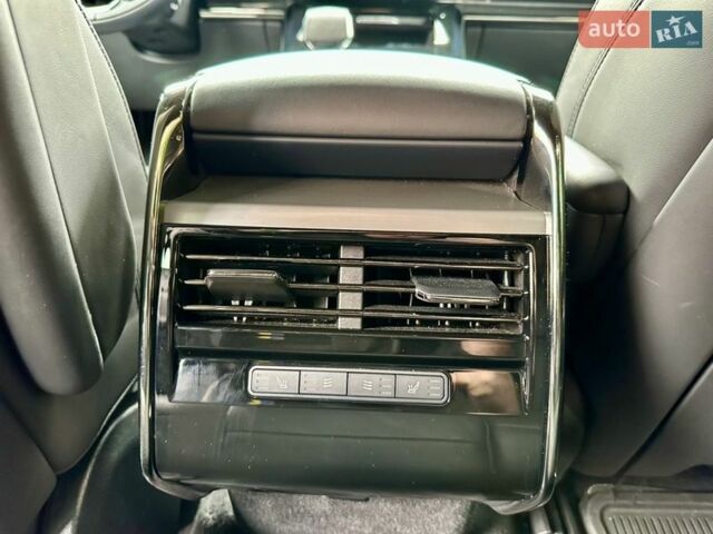 Білий Ленд Ровер Range Rover Sport, об'ємом двигуна 3 л та пробігом 4 тис. км за 132777 $, фото 79 на Automoto.ua