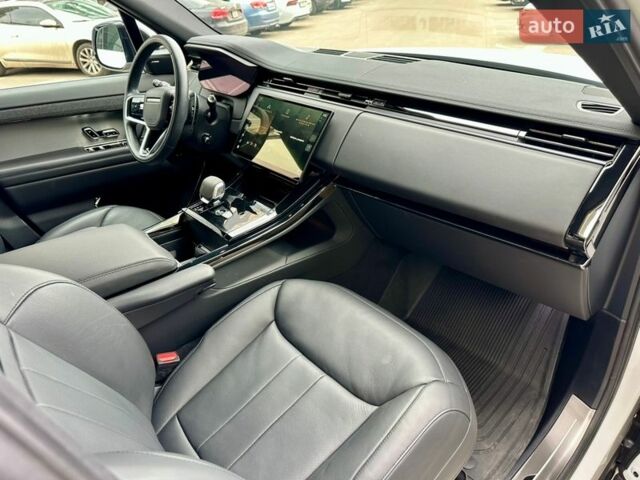 Білий Ленд Ровер Range Rover Sport, об'ємом двигуна 3 л та пробігом 4 тис. км за 132777 $, фото 43 на Automoto.ua