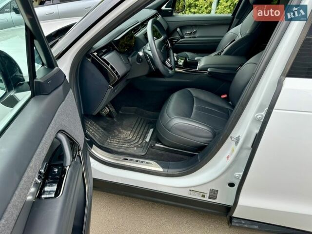 Білий Ленд Ровер Range Rover Sport, об'ємом двигуна 3 л та пробігом 4 тис. км за 132777 $, фото 65 на Automoto.ua