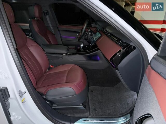 Білий Ленд Ровер Range Rover Sport, об'ємом двигуна 3 л та пробігом 27 тис. км за 143000 $, фото 25 на Automoto.ua